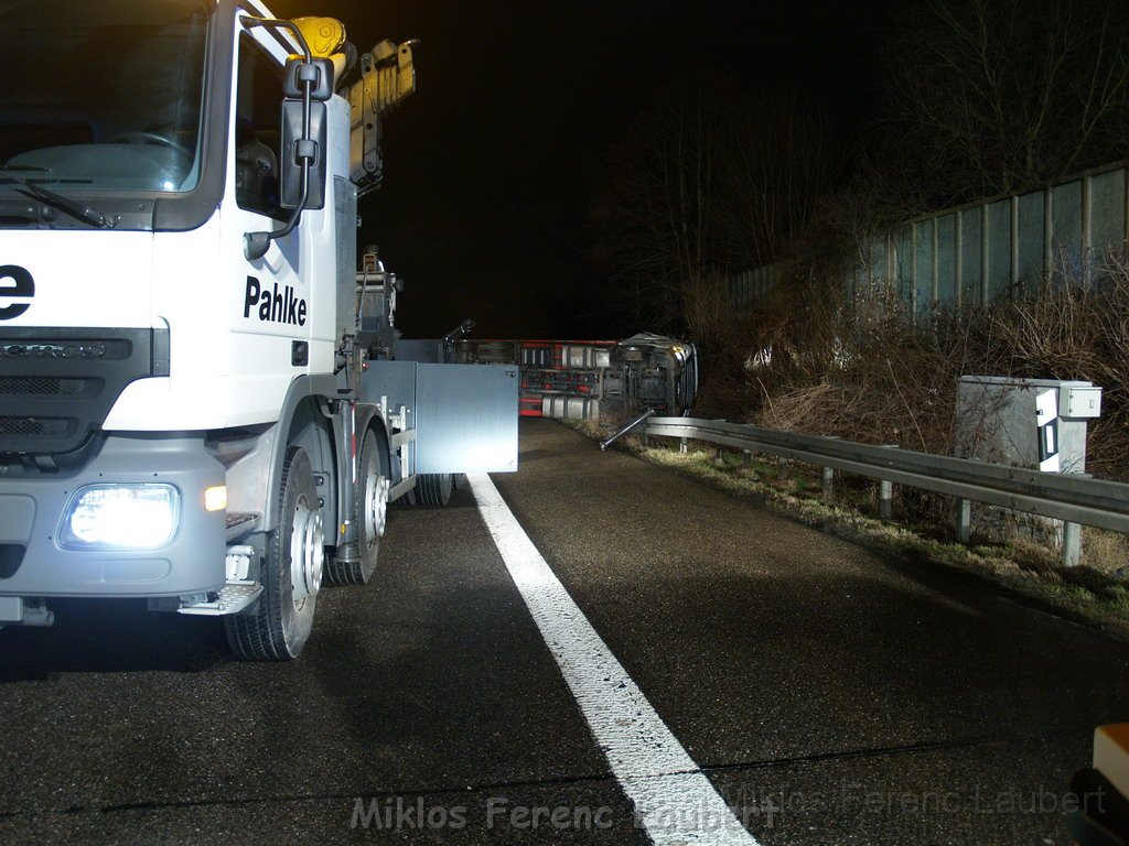 LKW umgestuerzt A 4 Rich Aachen AS Koeln Merheim P026.JPG